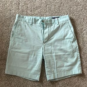 Vineyard Vines Men pool blue shorts 32